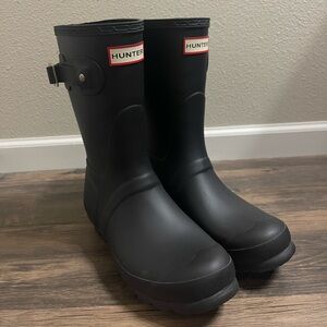 HUNTER Original Short Matte Rain Boot - Women's - Size 7 - Worn Once!